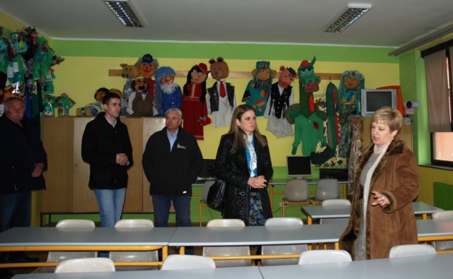 Прилилком посете градоначелнице основној школи, директорка Бранка Вулетић, је казала да школа има одличан учитељски и наставнички кадар, креативан и спреман на сарадњу