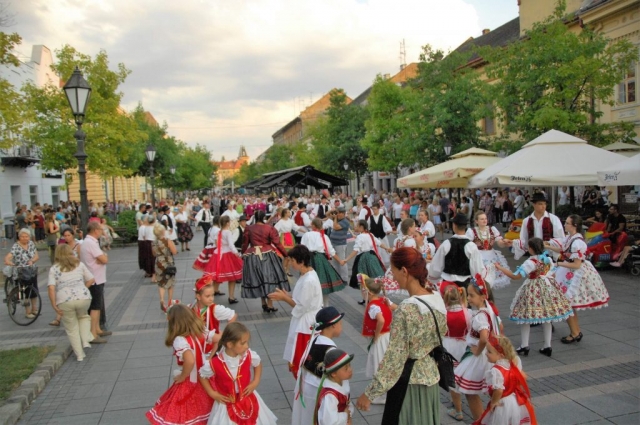На прослави националног празника мађарске заједнице приказано богатство традиције, обичаја, фолклора