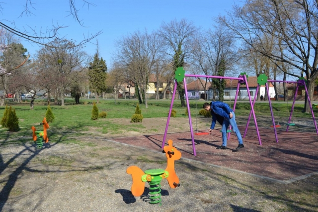 Заменик градоначелнице Антонио Ратковић обишао је ново дечије игралиште
