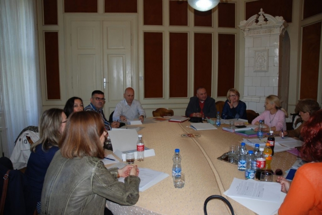 Први конститутивни састанак Радног тима за израду Пројекта „Кућа на пола пута“ одржан је у петак 10. маја. 2019. год.
