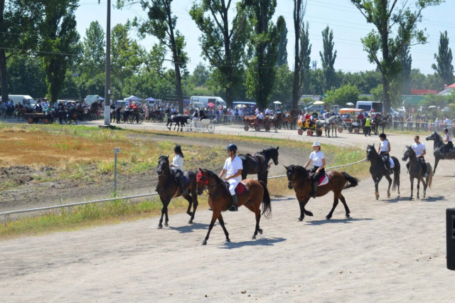 Адаптирано двориште месне заједнице и преуређено у дечије игралиште