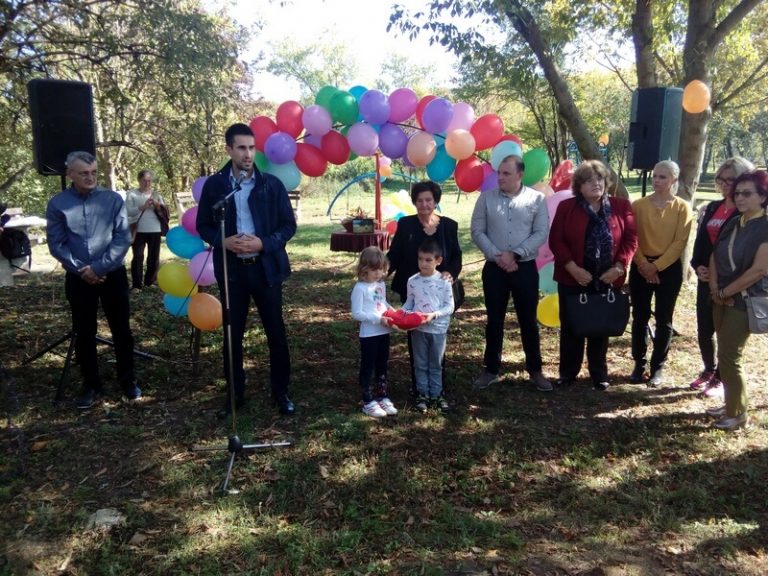 Заменик градоначелнице Антонио Ратковић отворио дечије игралиште „Прим. Др. Зоран Парчетић“