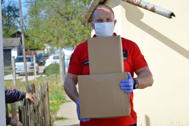 Пакете подршке пензионерима обезбедио је Штаб за ванредне ситуације Града Сомбора