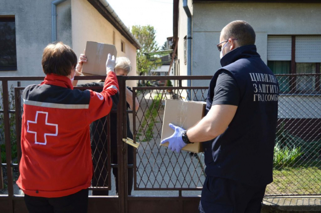 Пакете подршке пензионерима обезбедио је Штаб за ванредне ситуације Града Сомбора