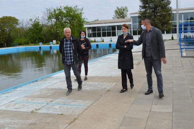 Граду Сомбору су на конкурсу Покрајинског секретаријата за спорт одобрена средства за постављање трибине на отвореном базену