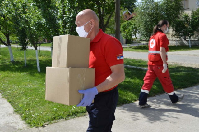 Пензионери пакете треба да сачекају на кућној адреси