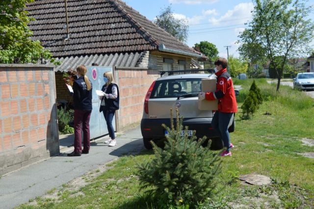 Пензионери пакете треба да сачекају на кућној адреси