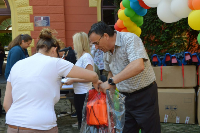 Ово је друга година за редом да Град Сомбор бесплатно додељује седишта за вожњу деце бициклом