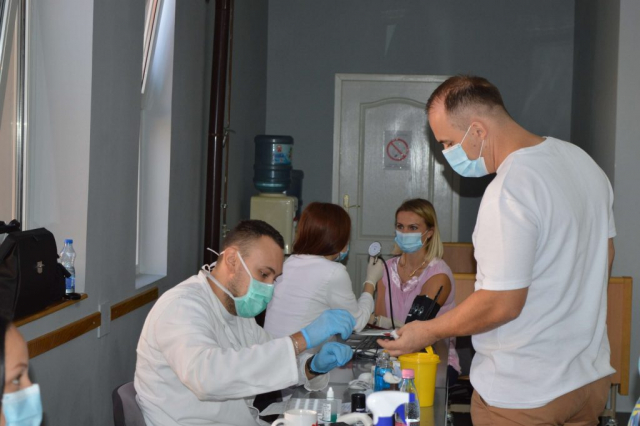 Акцији добровољног давања крви придружио се и члан Градског већа Дарко Смиљанић