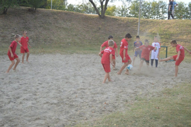 Обука фудбал на песку